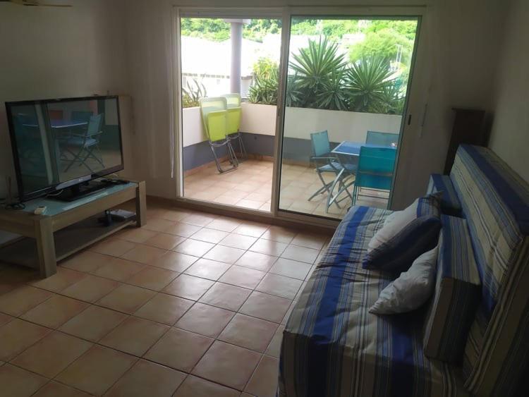 Charmant Appartement En Bord De Mer Avec Piscine Gourbeyre Exterior foto